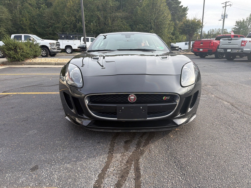 Photo 3 of this JAGUAR F-TYPE