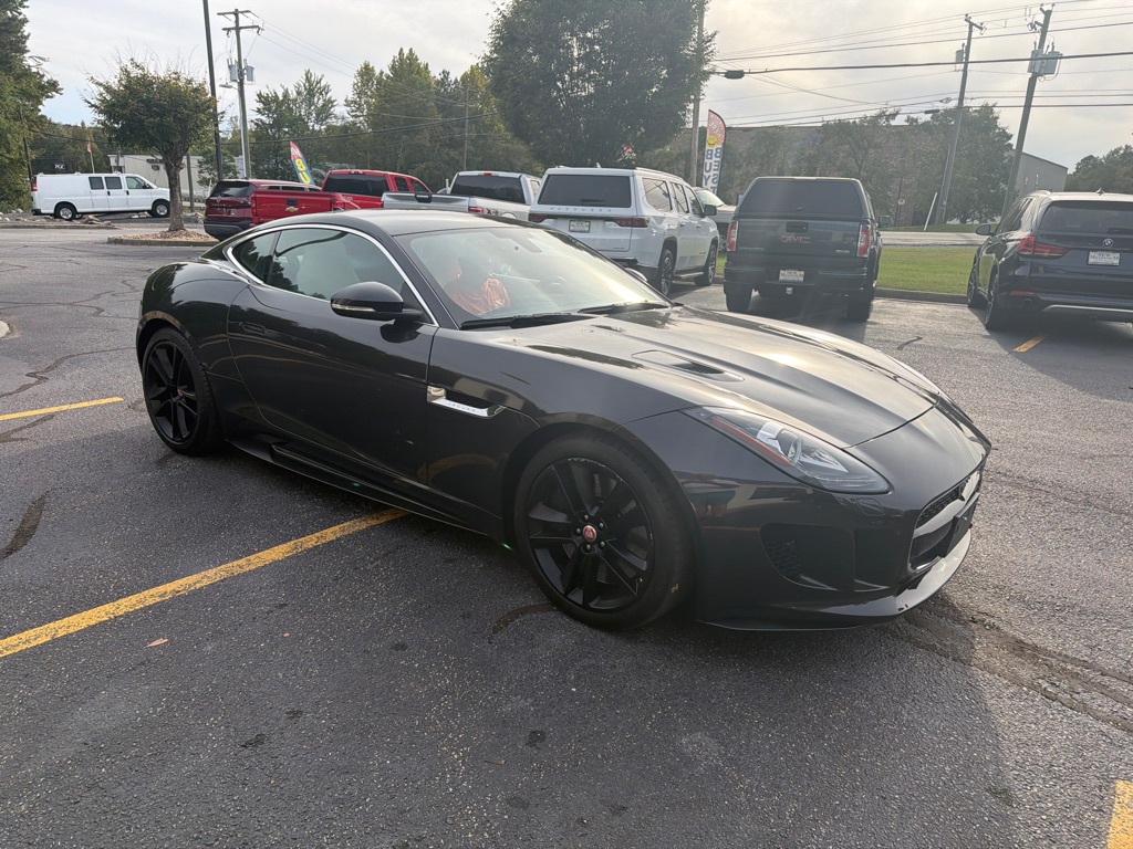 Photo 4 of this JAGUAR F-TYPE