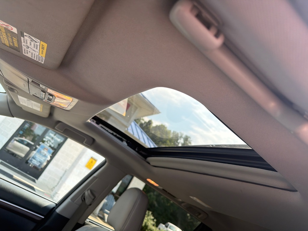 Photo 10 of this TOYOTA HIGHLANDER