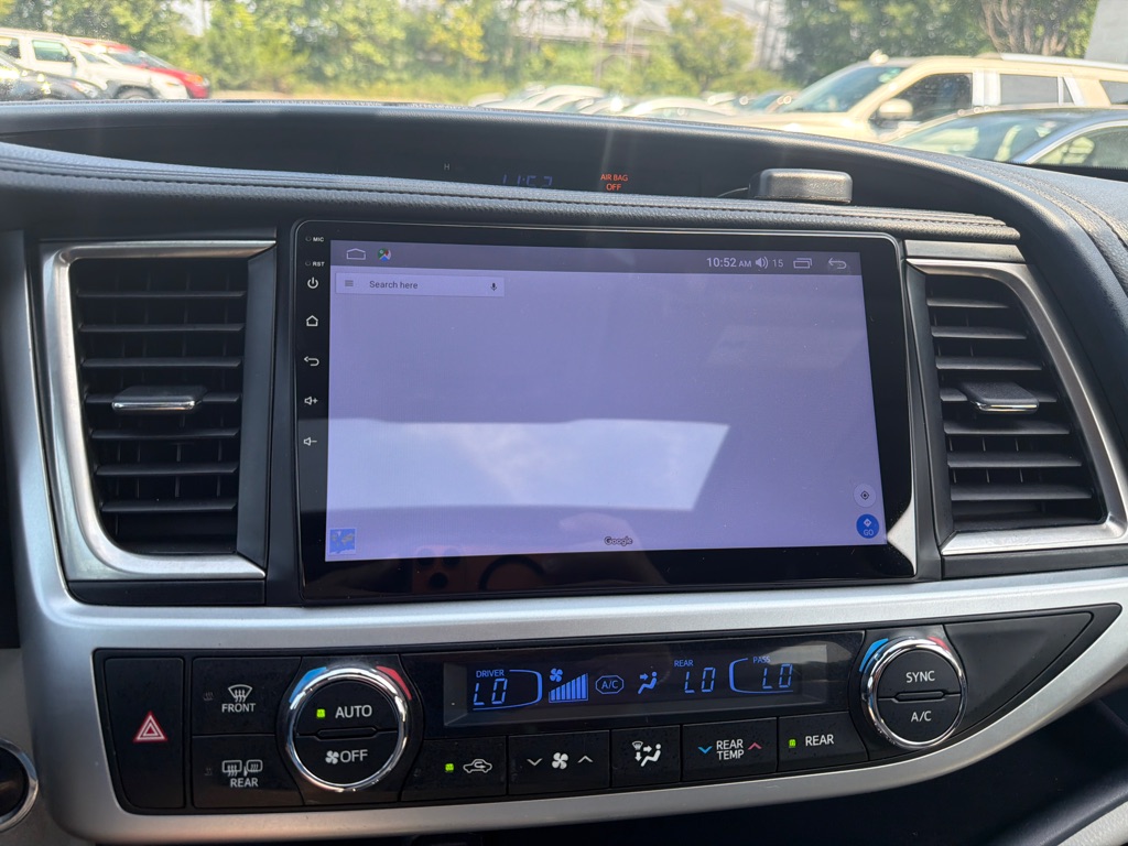 Photo 13 of this TOYOTA HIGHLANDER