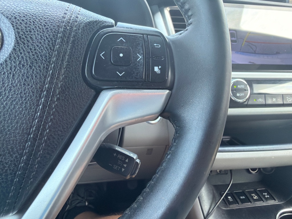 Photo 17 of this TOYOTA HIGHLANDER