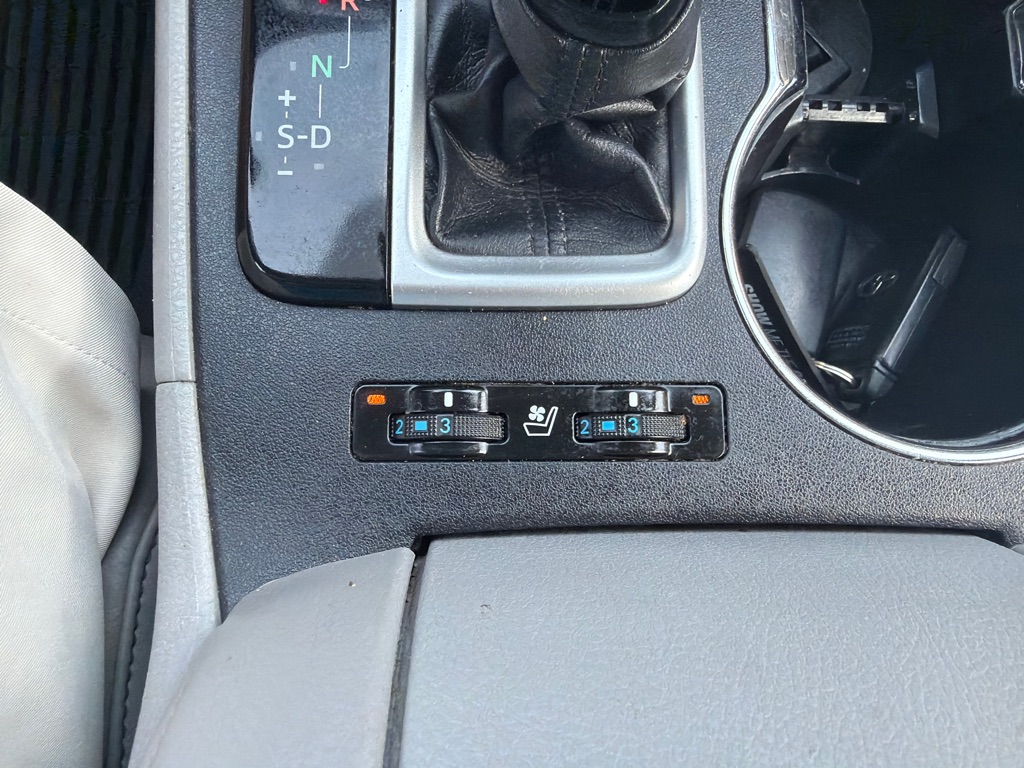 Photo 16 of this TOYOTA HIGHLANDER