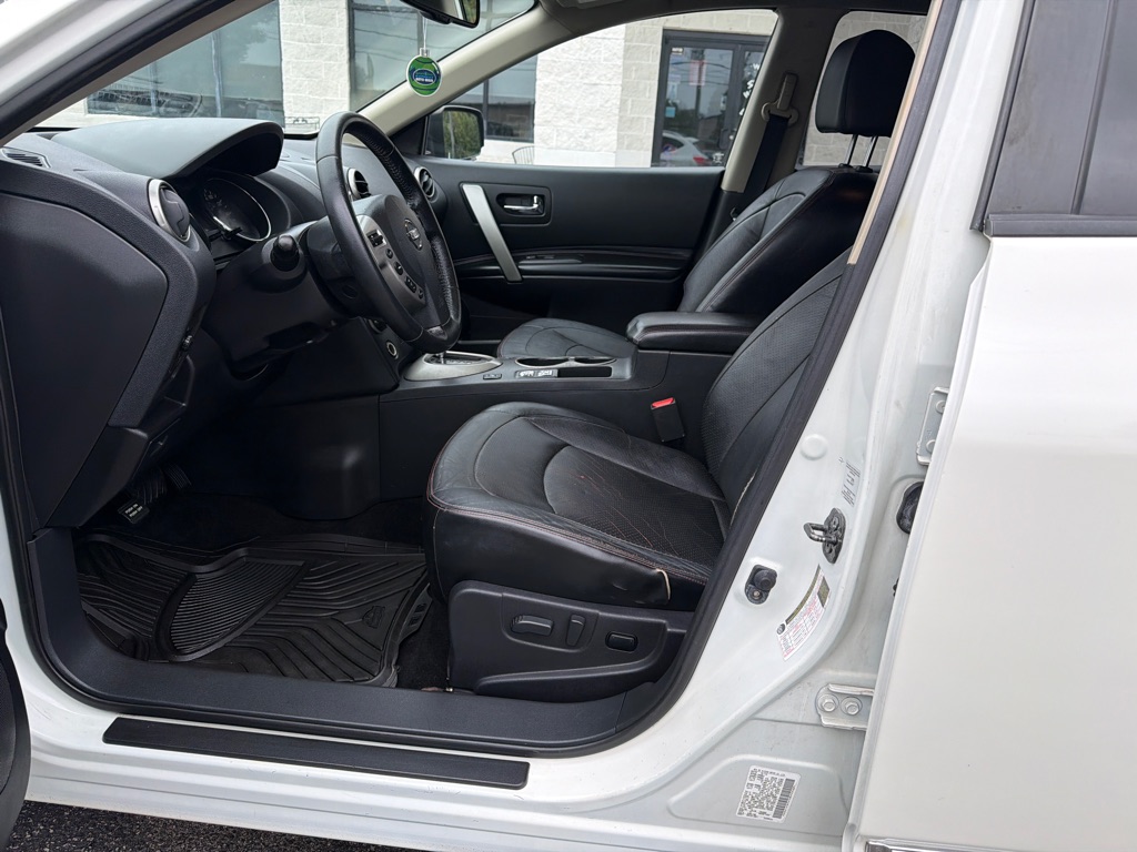 Photo 7 of this NISSAN ROGUE