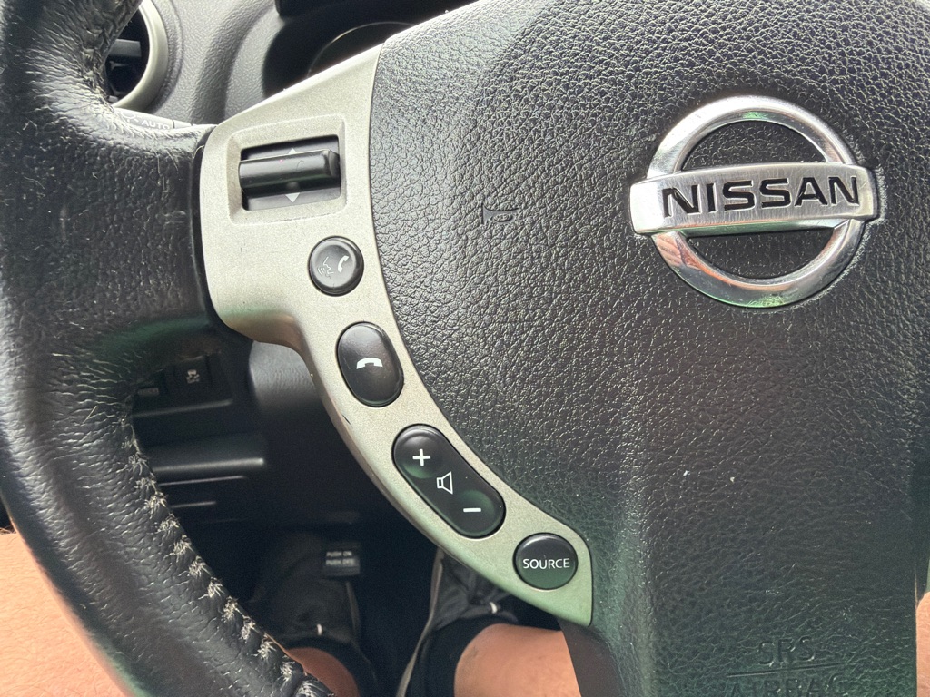 Photo 15 of this NISSAN ROGUE