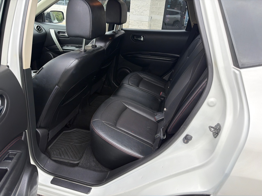 Photo 8 of this NISSAN ROGUE