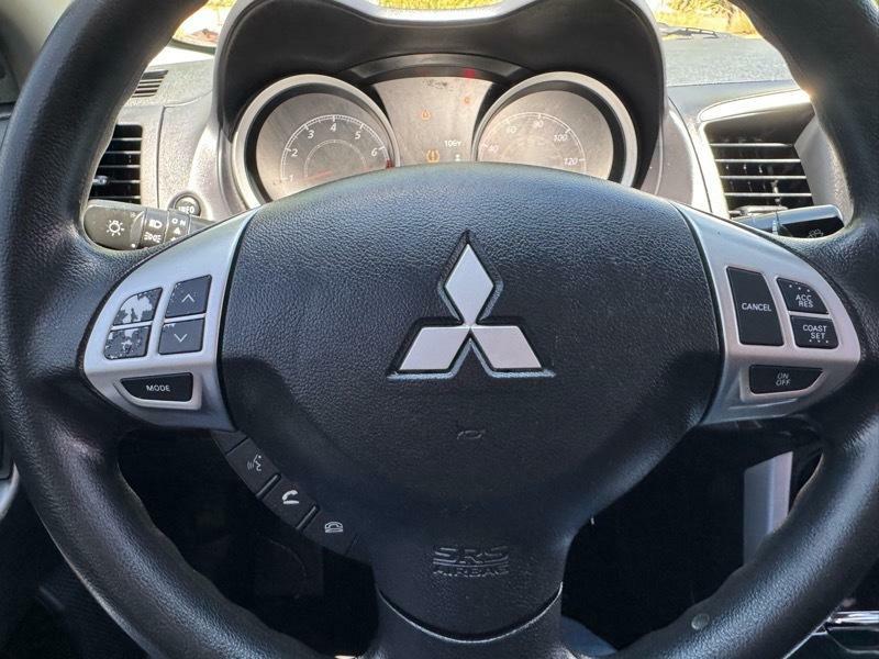 Photo 21 of this MITSUBISHI LANCER