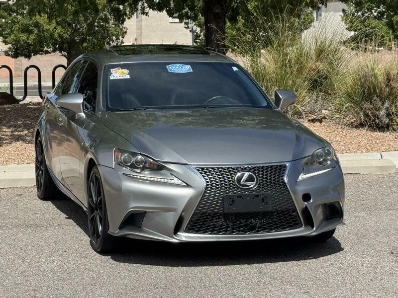 Photo 2 of this LEXUS IS 200T