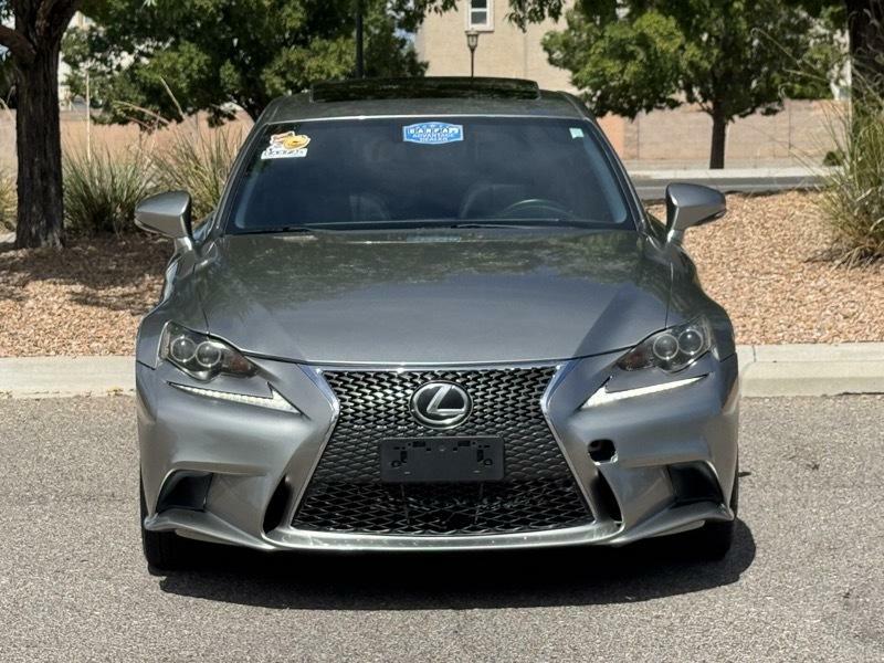 Photo 3 of this LEXUS IS 200T