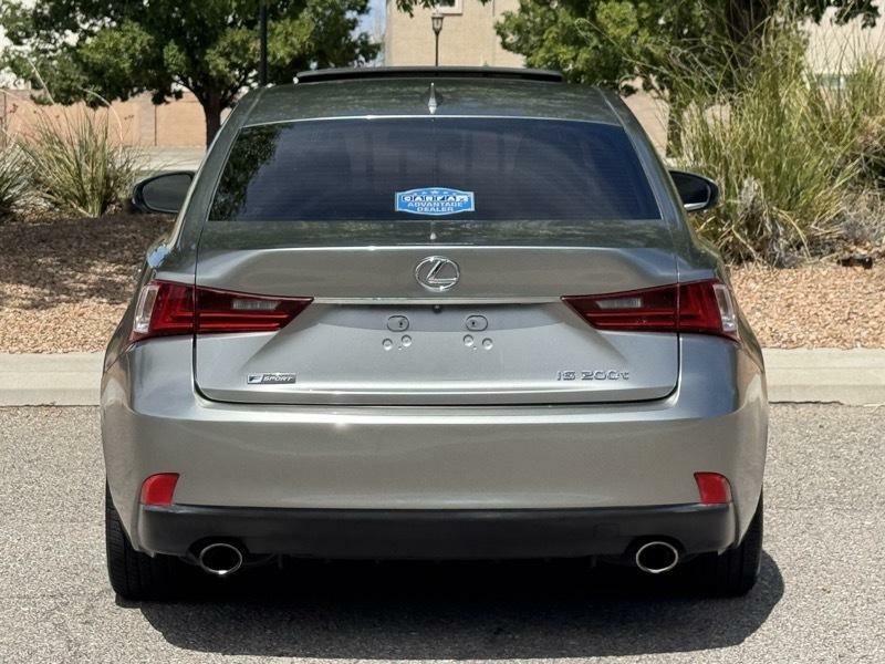 Photo 5 of this LEXUS IS 200T