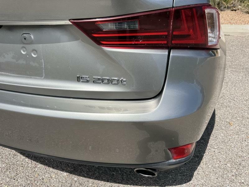 Photo 8 of this LEXUS IS 200T