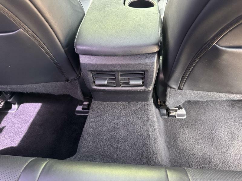Photo 17 of this LEXUS IS 200T