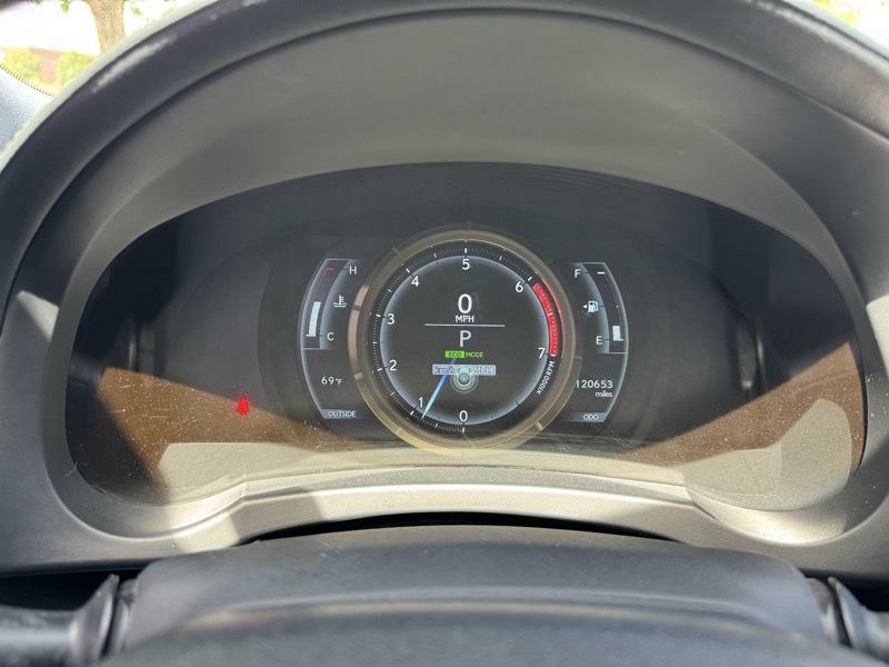 Photo 24 of this LEXUS IS 200T