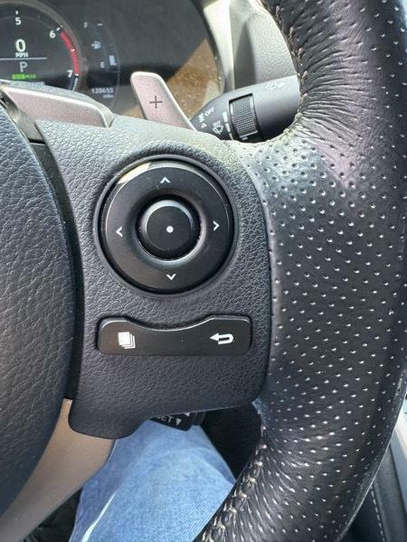 Photo 25 of this LEXUS IS 200T