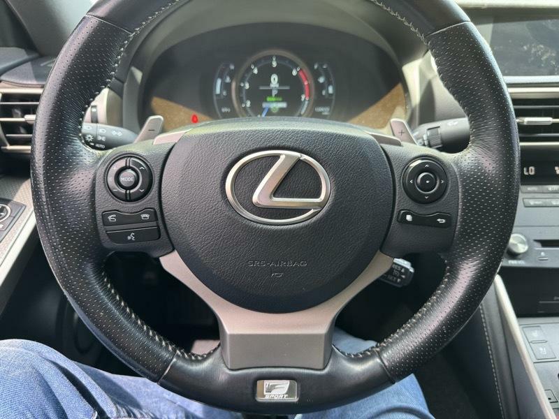 Photo 28 of this LEXUS IS 200T