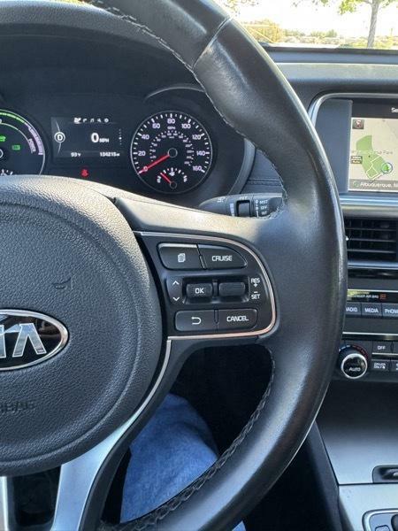 Photo 21 of this KIA OPTIMA HYBRID