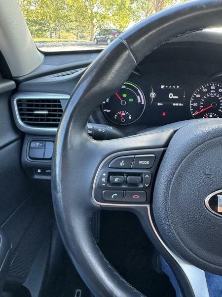 Photo 22 of this KIA OPTIMA HYBRID