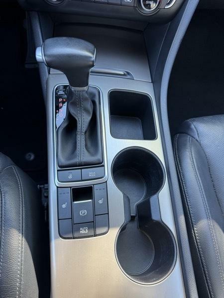 Photo 26 of this KIA OPTIMA HYBRID
