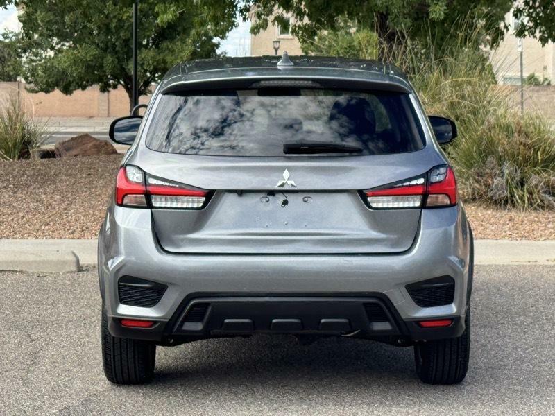 Photo 6 of this MITSUBISHI OUTLANDER SPORT