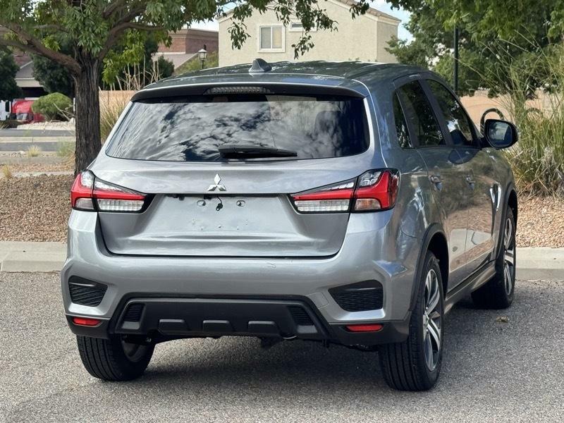 Photo 7 of this MITSUBISHI OUTLANDER SPORT