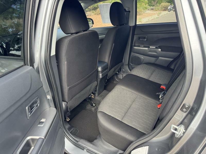 Photo 16 of this MITSUBISHI OUTLANDER SPORT