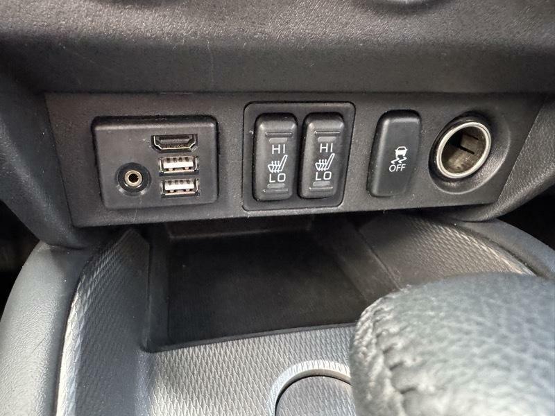 Photo 21 of this MITSUBISHI OUTLANDER SPORT