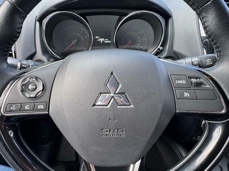 Photo 27 of this MITSUBISHI OUTLANDER SPORT