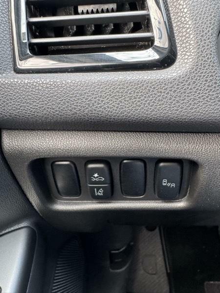 Photo 29 of this MITSUBISHI OUTLANDER SPORT