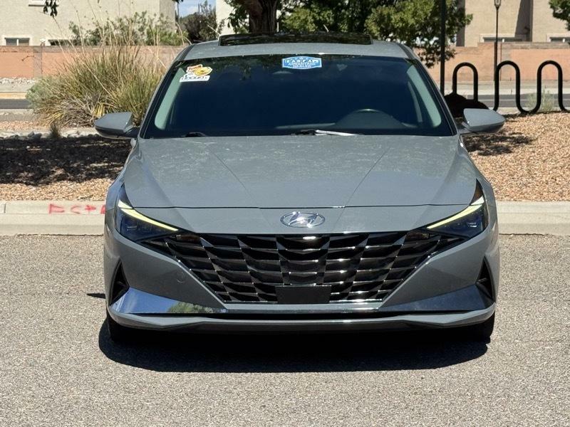 Photo 3 of this HYUNDAI ELANTRA HYBRID
