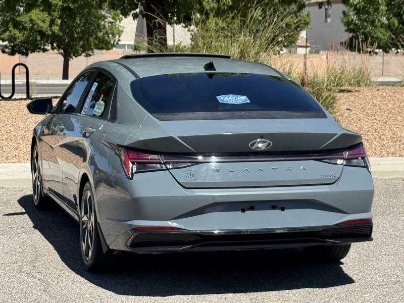 Photo 5 of this HYUNDAI ELANTRA HYBRID