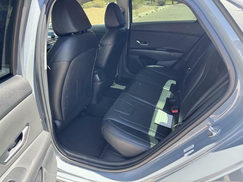 Photo 16 of this HYUNDAI ELANTRA HYBRID