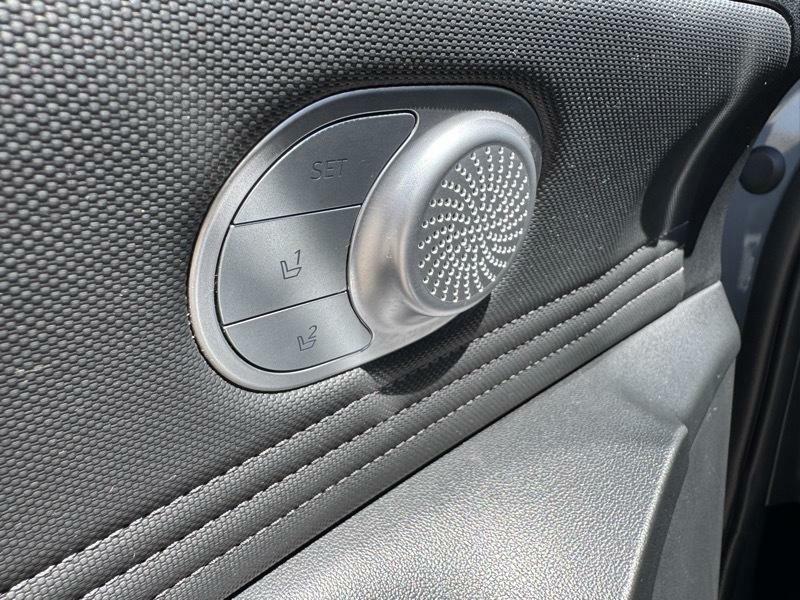 Photo 20 of this HYUNDAI ELANTRA HYBRID