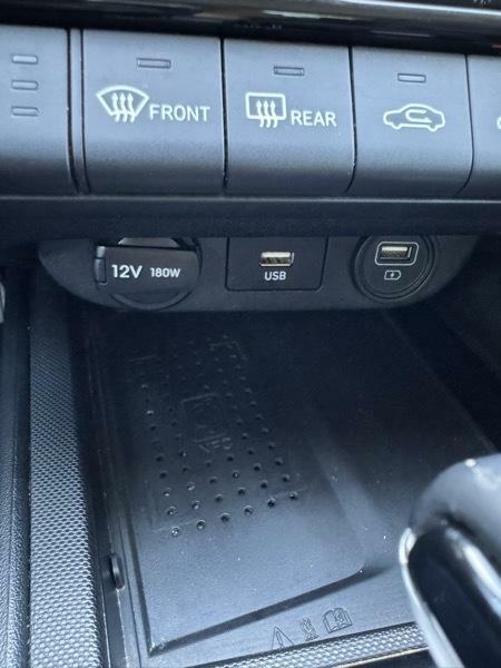 Photo 24 of this HYUNDAI ELANTRA HYBRID