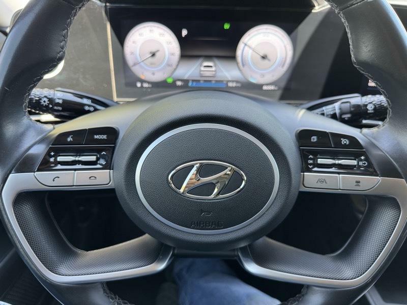 Photo 27 of this HYUNDAI ELANTRA HYBRID