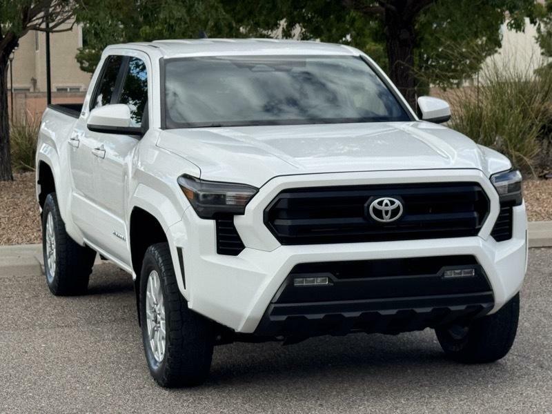 Photo 2 of this TOYOTA TACOMA 4WD
