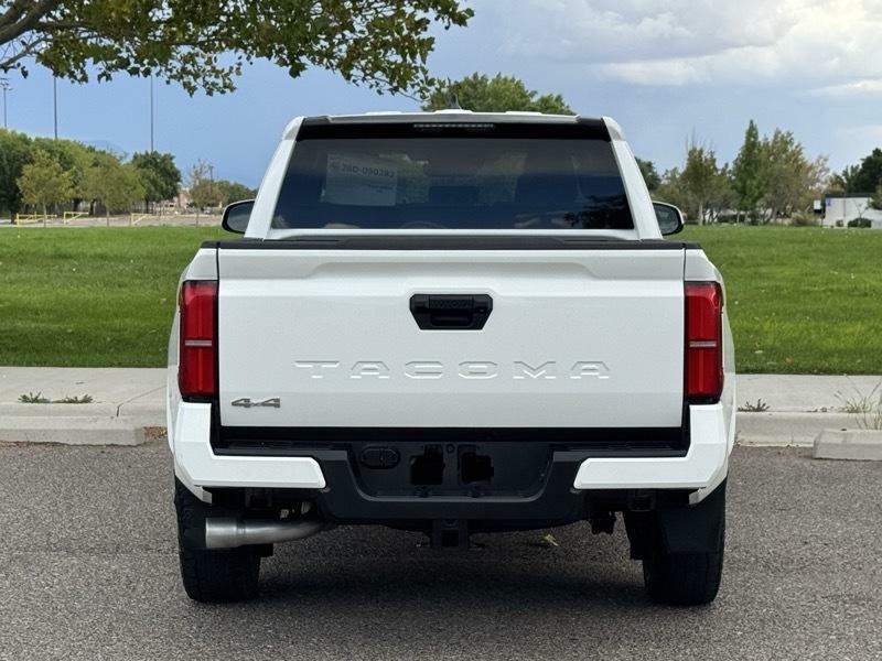Photo 6 of this TOYOTA TACOMA 4WD