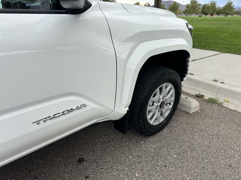 Photo 9 of this TOYOTA TACOMA 4WD