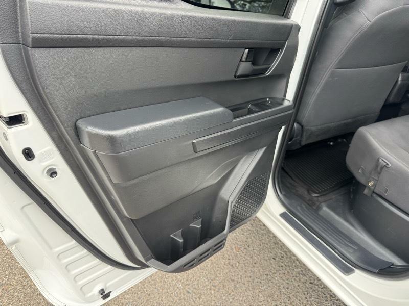 Photo 16 of this TOYOTA TACOMA 4WD