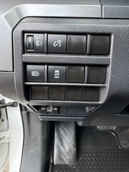 Photo 19 of this TOYOTA TACOMA 4WD