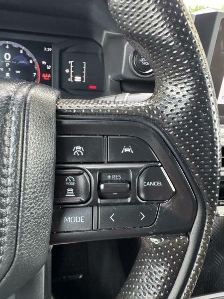 Photo 21 of this TOYOTA TACOMA 4WD