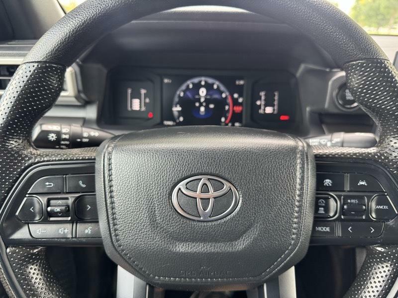 Photo 23 of this TOYOTA TACOMA 4WD