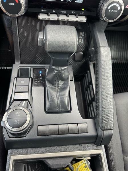 Photo 24 of this TOYOTA TACOMA 4WD