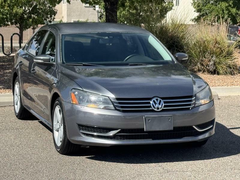 Photo 2 of this VOLKSWAGEN PASSAT