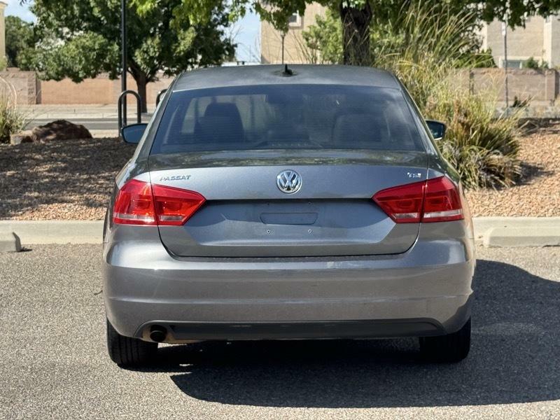 Photo 7 of this VOLKSWAGEN PASSAT