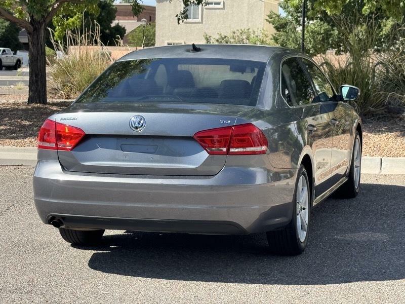 Photo 8 of this VOLKSWAGEN PASSAT