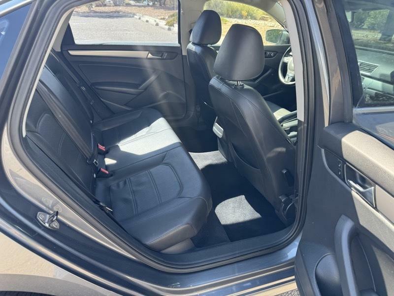 Photo 12 of this VOLKSWAGEN PASSAT