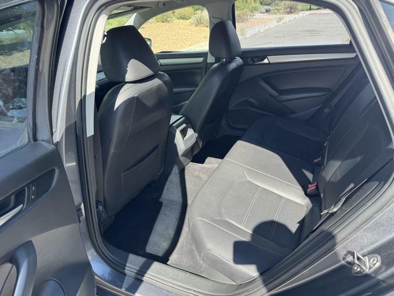 Photo 15 of this VOLKSWAGEN PASSAT