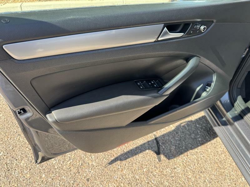 Photo 18 of this VOLKSWAGEN PASSAT