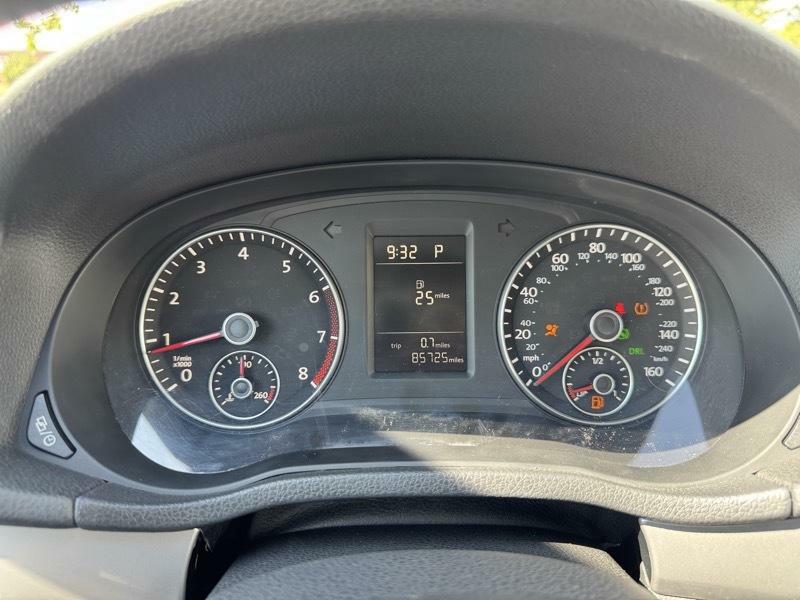 Photo 21 of this VOLKSWAGEN PASSAT