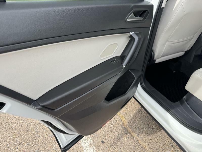 Photo 17 of this VOLKSWAGEN TIGUAN
