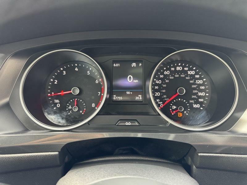 Photo 22 of this VOLKSWAGEN TIGUAN